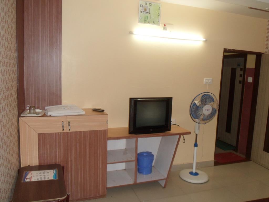 Hotel Raj Palace Dwarka  Exterior photo