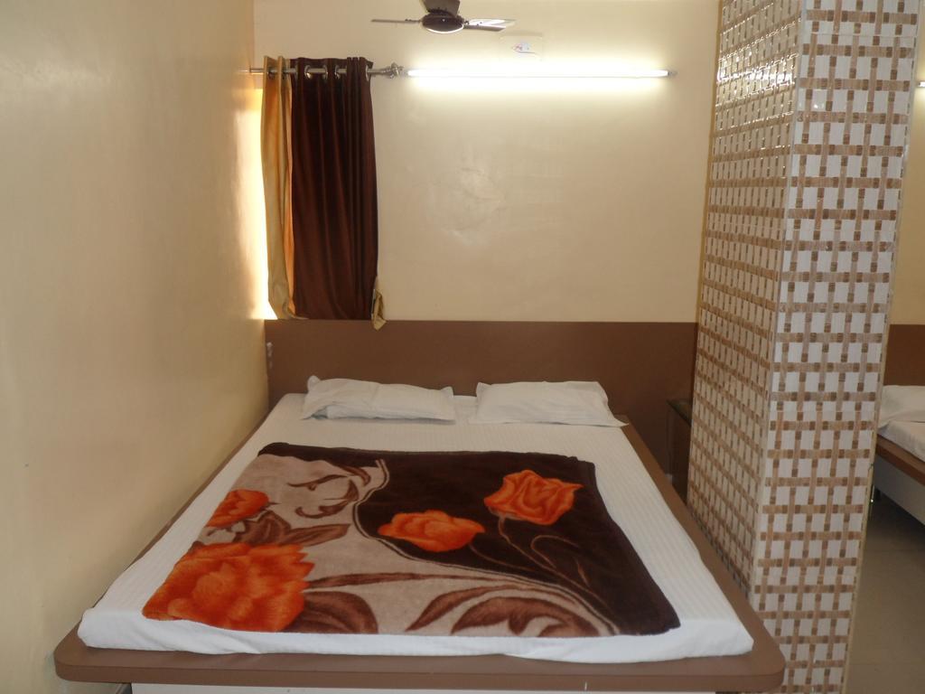 Hotel Raj Palace Dwarka  Exterior photo